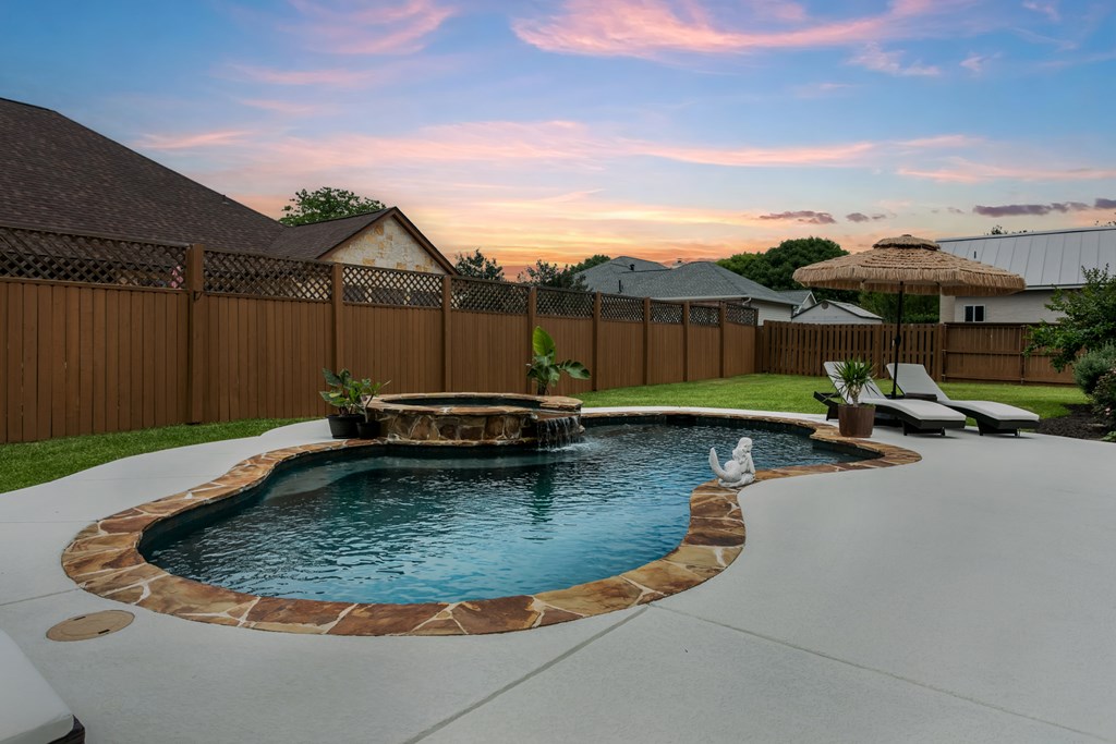 2148 Amberstone photo 3