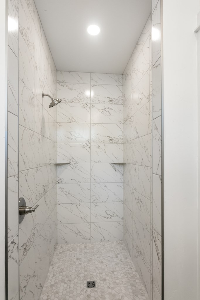 708 Wedgewood Lane photo 3