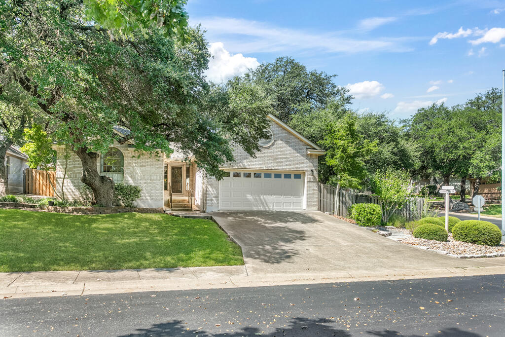 201 E Creekview Dr photo 1