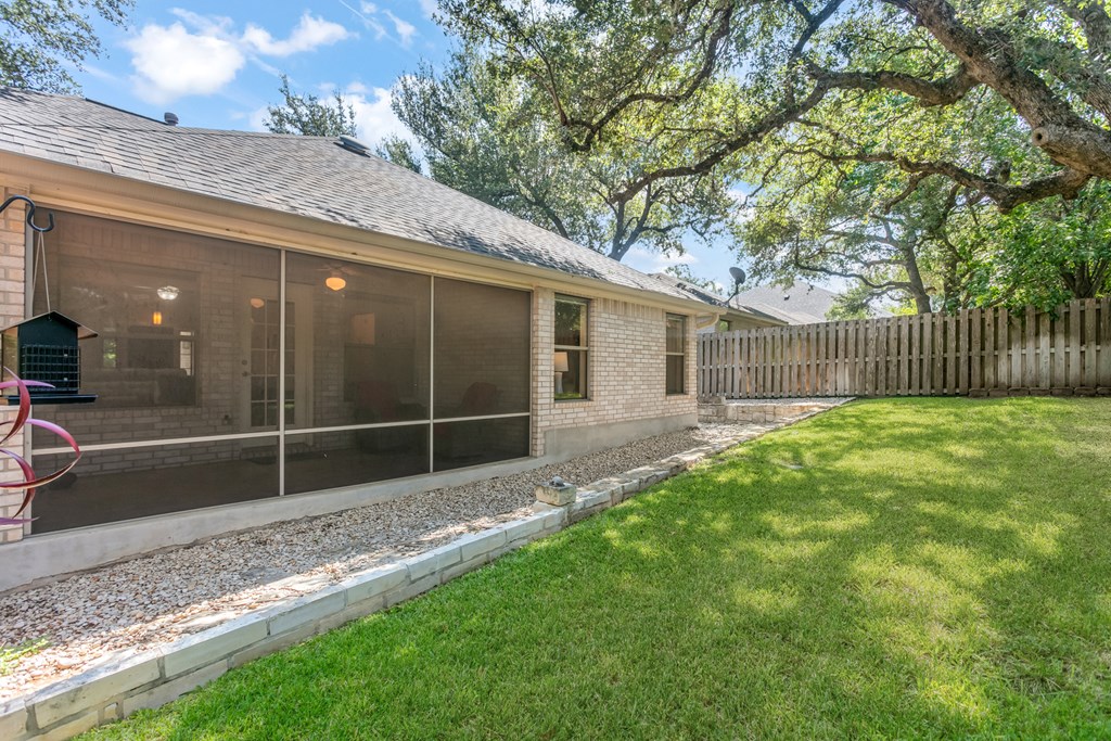 201 E Creekview Dr photo 2
