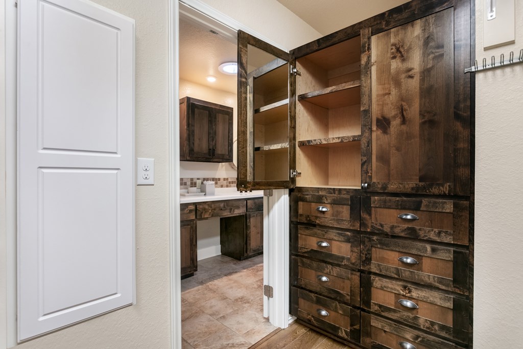 201 E Creekview Dr photo 14