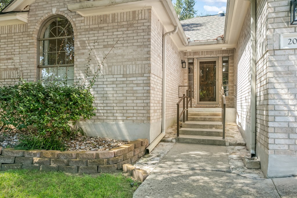 201 E Creekview Dr photo 19