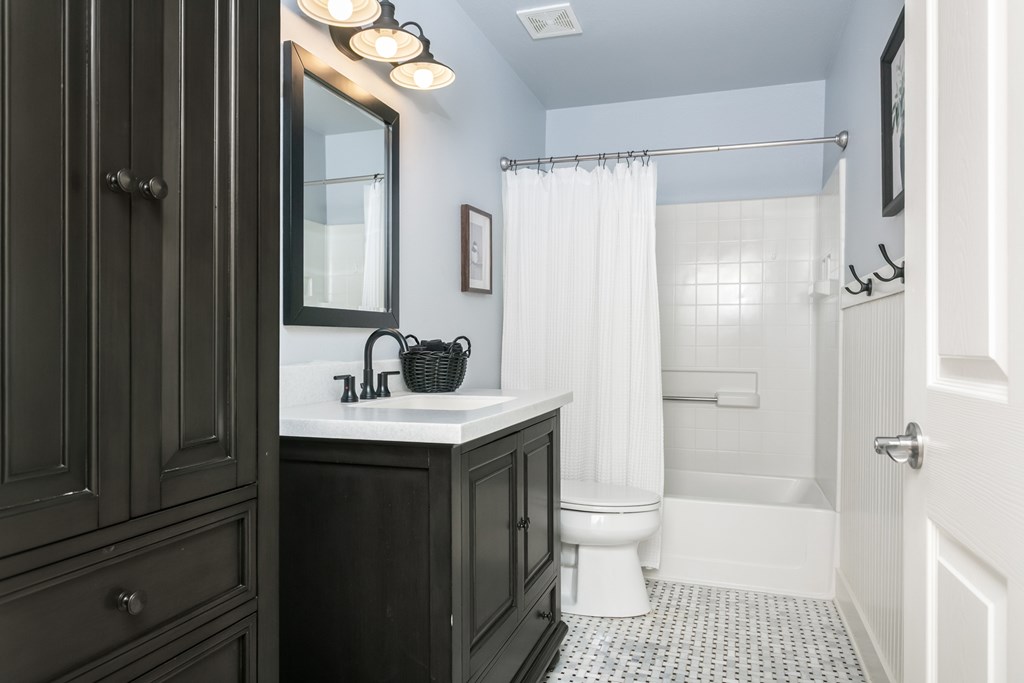 201 E Creekview Dr photo 7