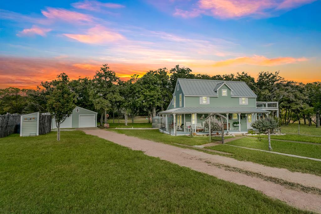 121 Winding Oak Dr photo 1