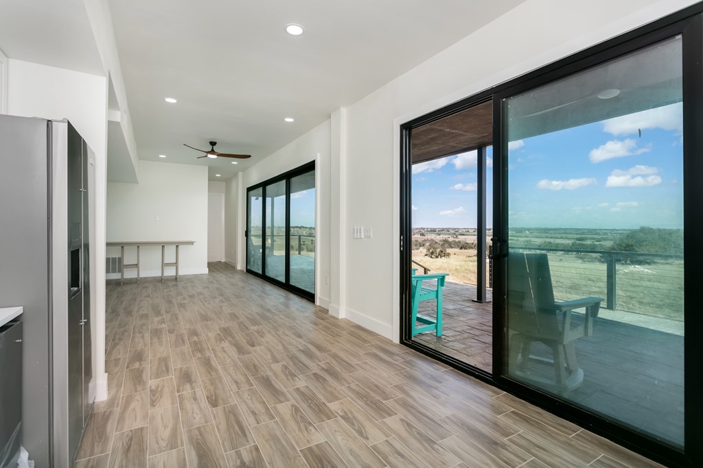 300 Junker Hill Dr photo 15