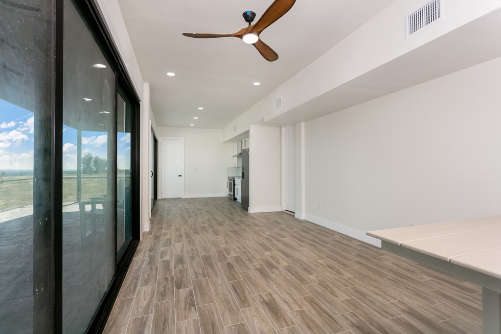 300 Junker Hill Dr photo 8