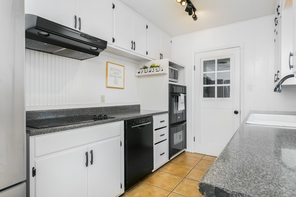 333 W Burbank St photo 20