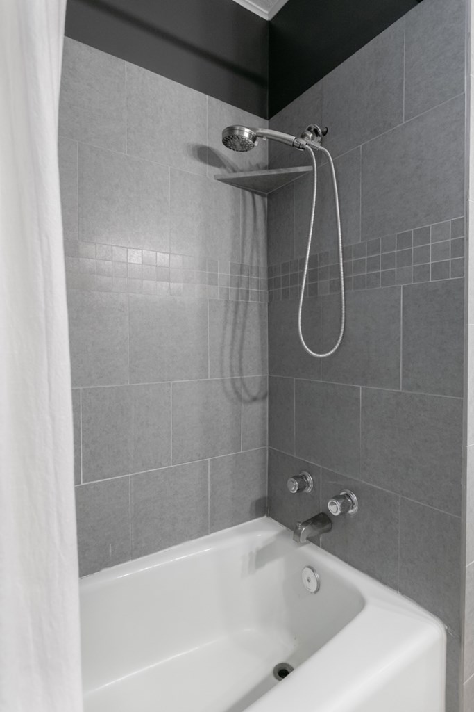 333 W Burbank St photo 6