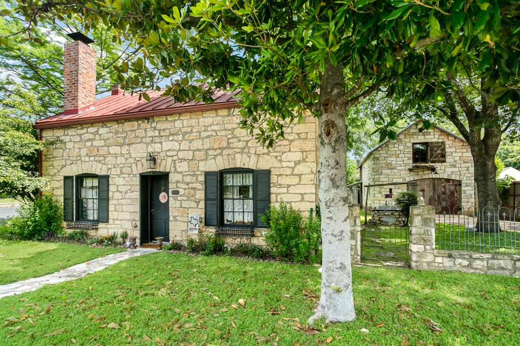 516 W San Antonio St, Fredericksburg Texas