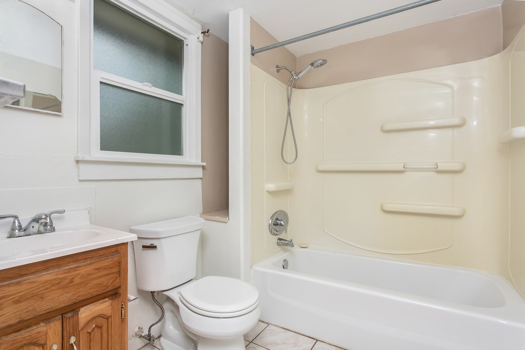 111 Beverly Dr photo 2