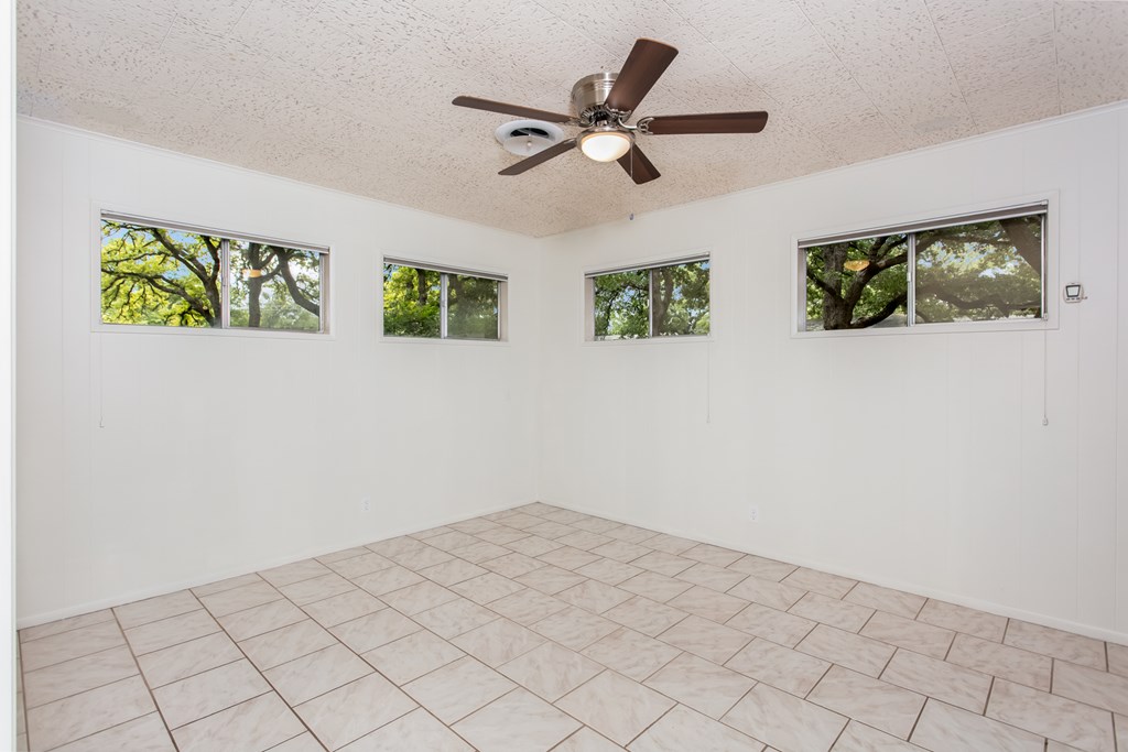 111 Beverly Dr photo 15