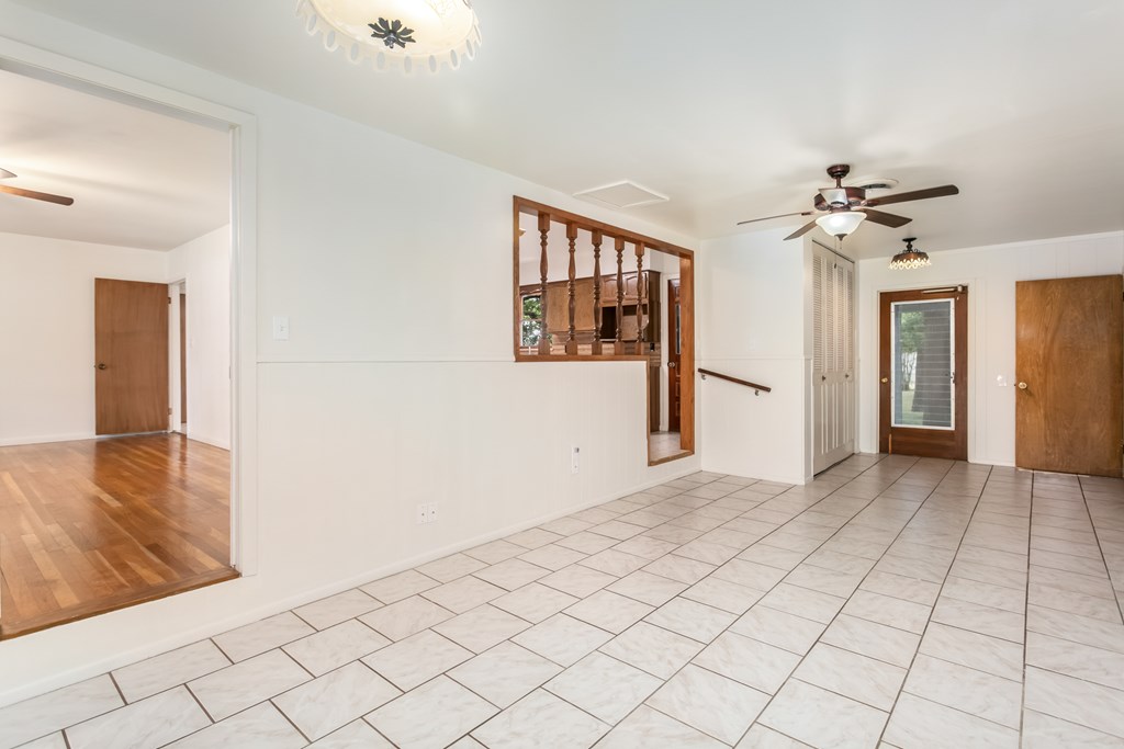 111 Beverly Dr photo 18