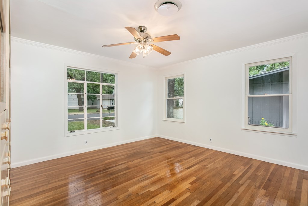 111 Beverly Dr photo 22