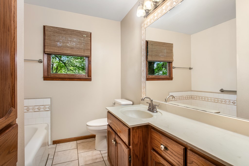 111 Beverly Dr photo 23