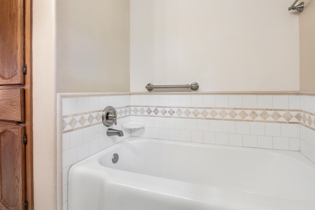 111 Beverly Dr photo 24