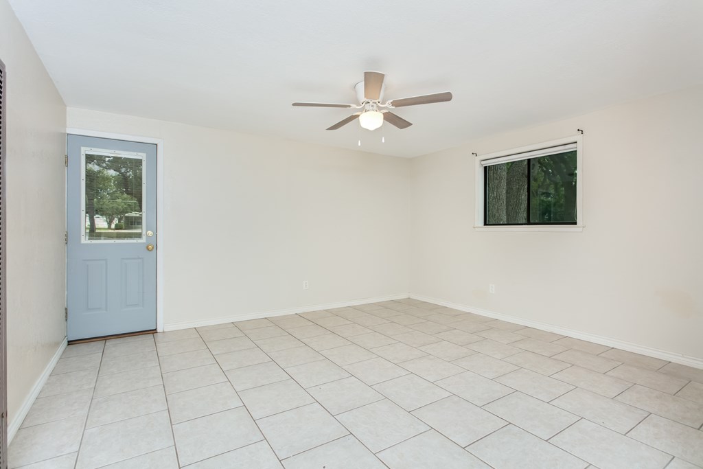 111 Beverly Dr photo 4