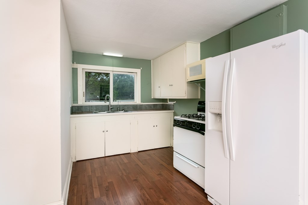 111 Beverly Dr photo 9