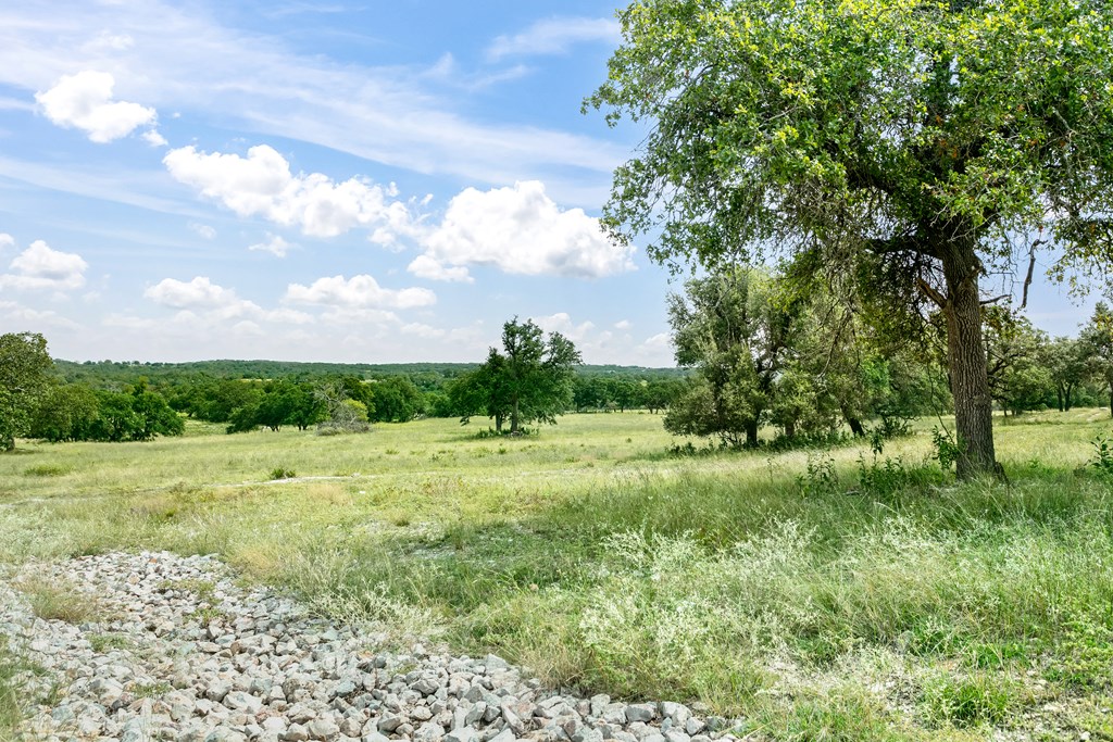 Lot 4 Inspiration Loop photo 17