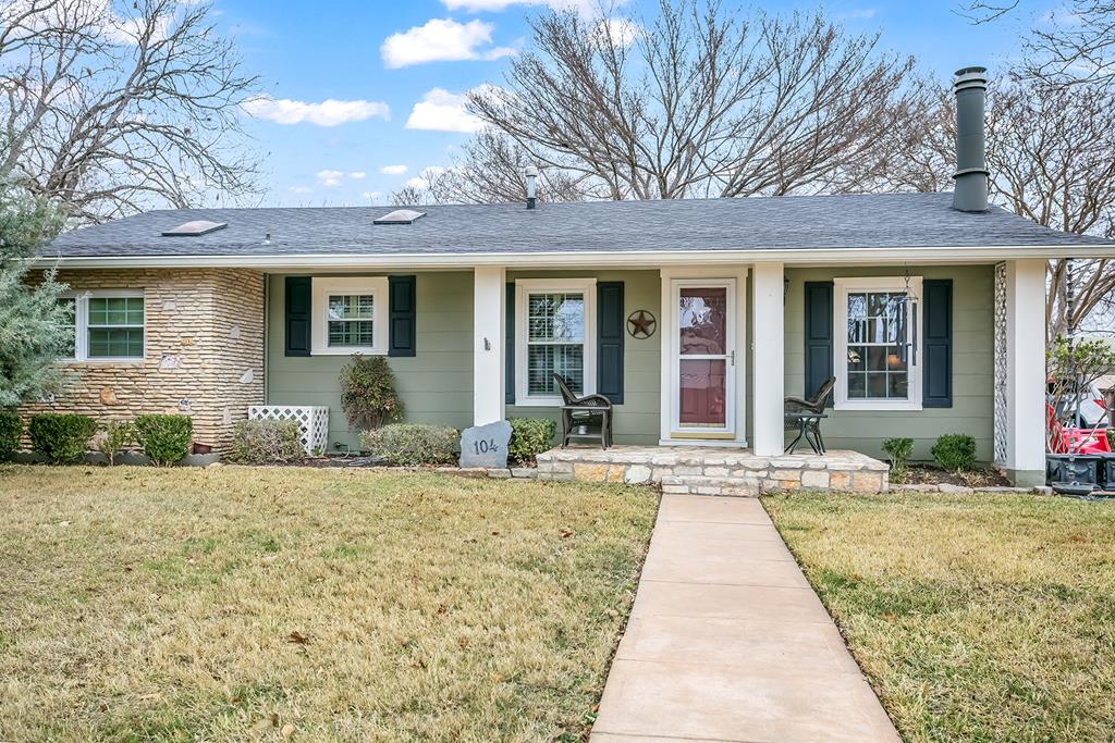 Sold by Savannah Sikes: 104 E Grothe St, Fredericksburg TX