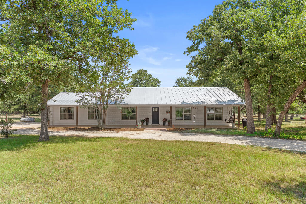 111 Wilderness Dr photo 1