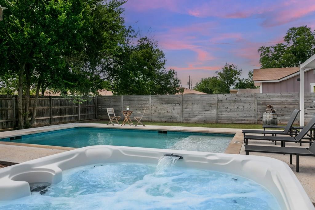 915 Bell St, Fredericksburg Texas