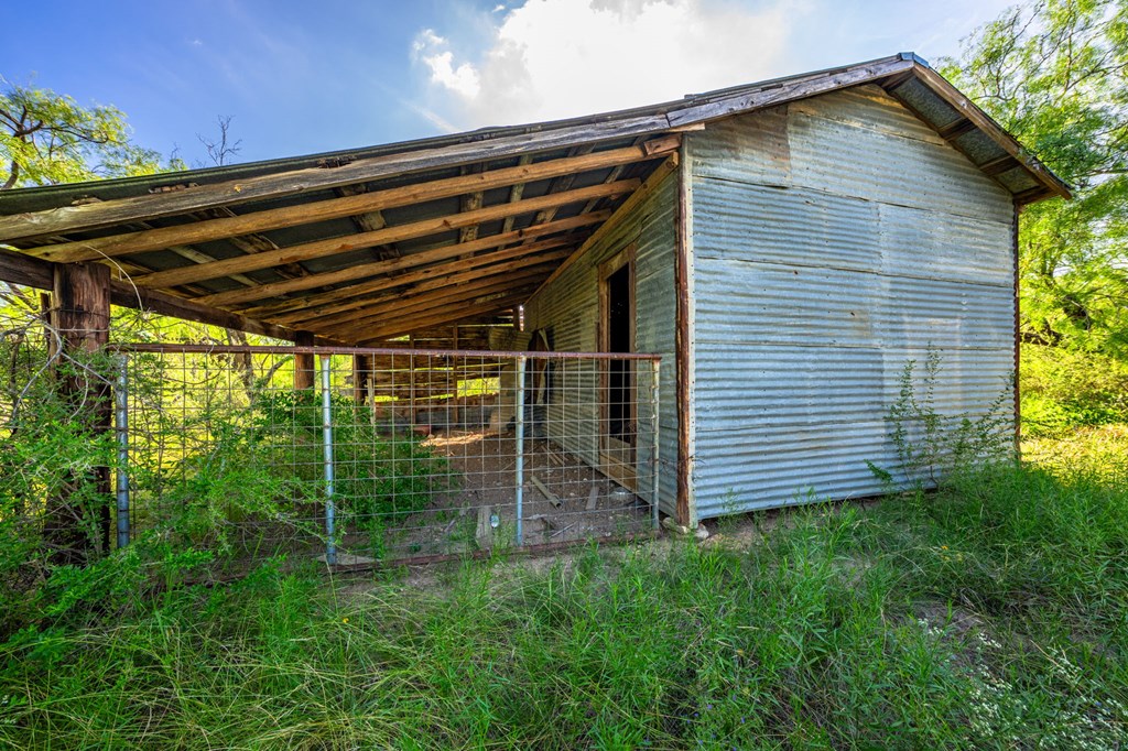 3726 County Rd 340 Brady photo 13