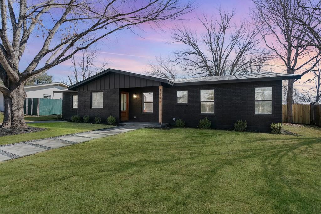 Sold by Savannah Sikes: 809 N Edison St, Fredericksburg TX
