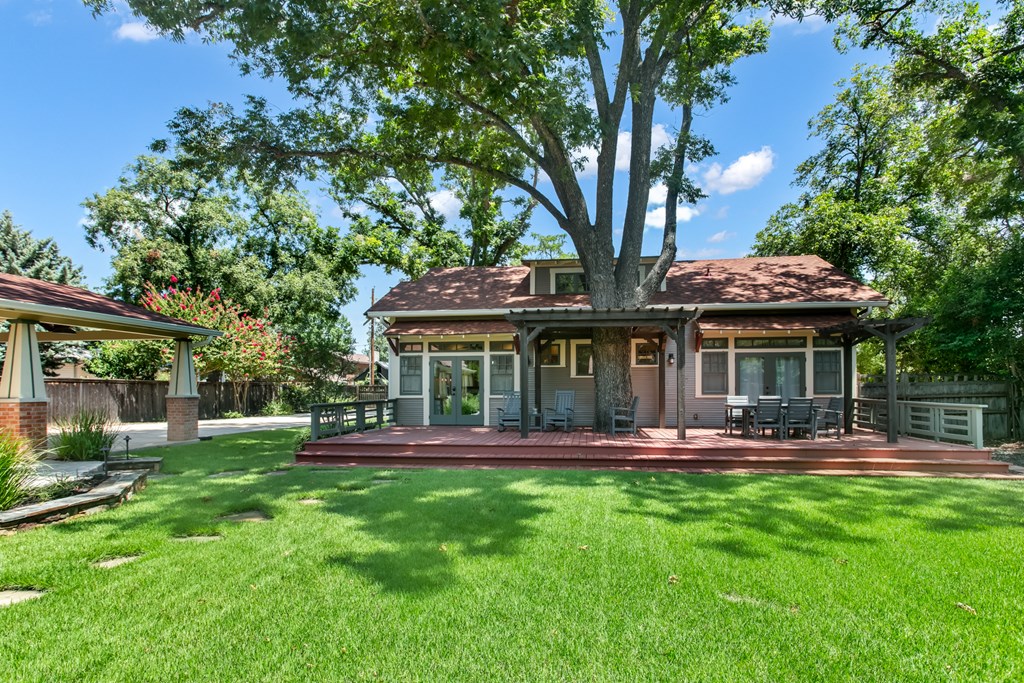 404 N Pecan St photo 12