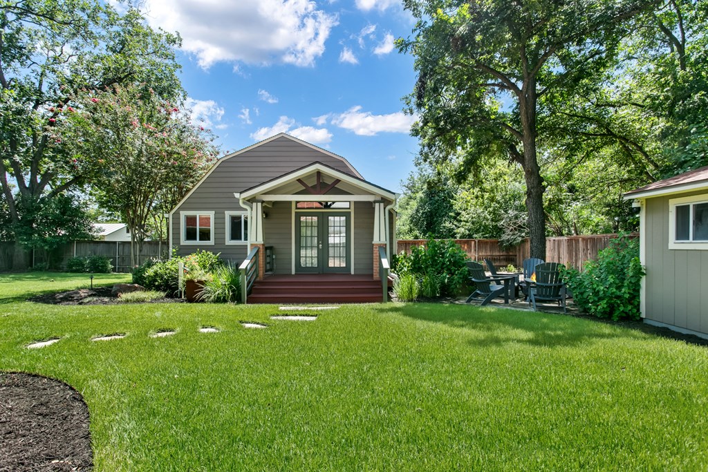 404 N Pecan St photo 17