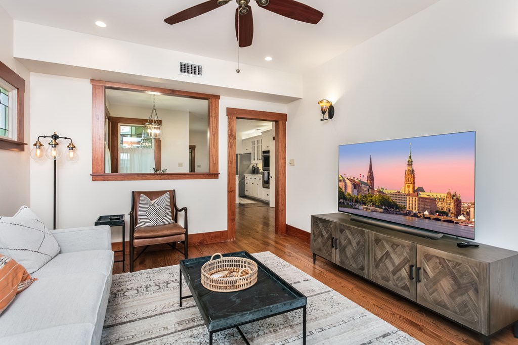 404 N Pecan St photo 22
