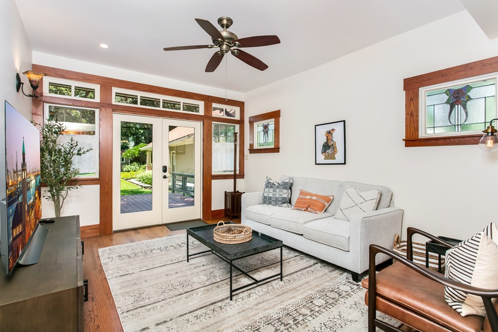 404 N Pecan St photo 25