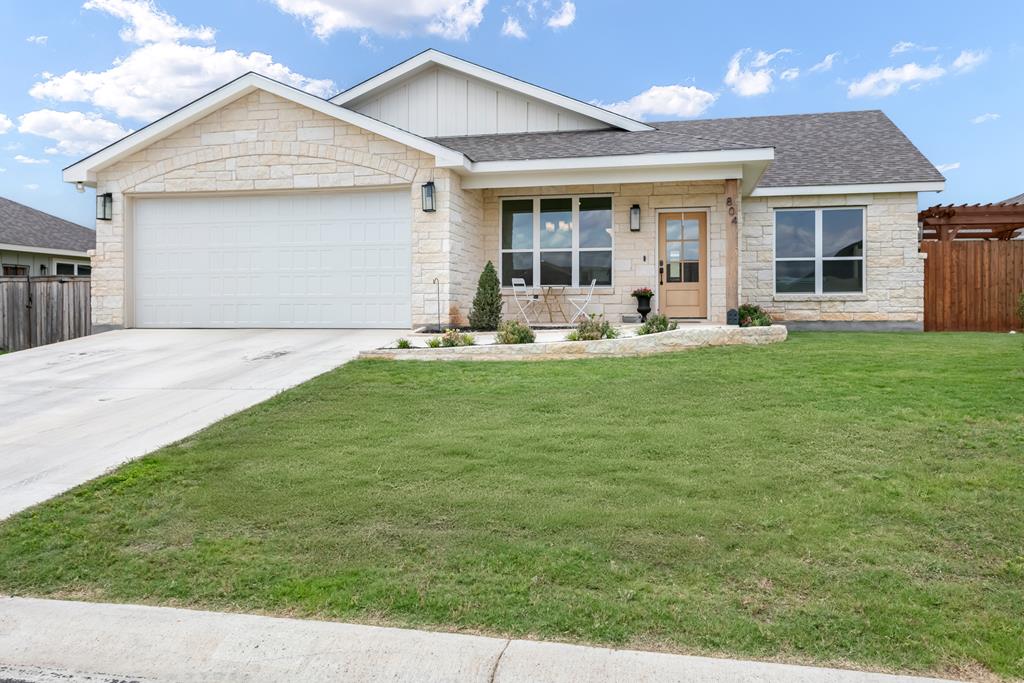 Sold by Savannah Sikes: 804 Gray Oak Ct, Fredericksburg TX