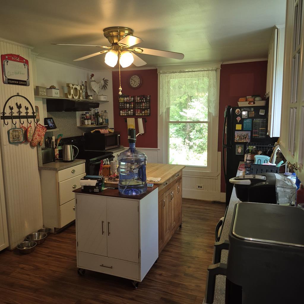 Country kitchen for additional photo 6