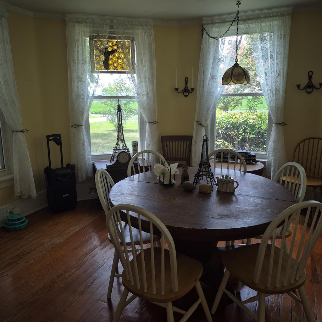 Front  parlor for additional photo 8
