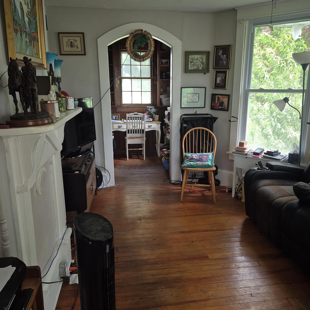 Living room with book nook/office for additional photo 10