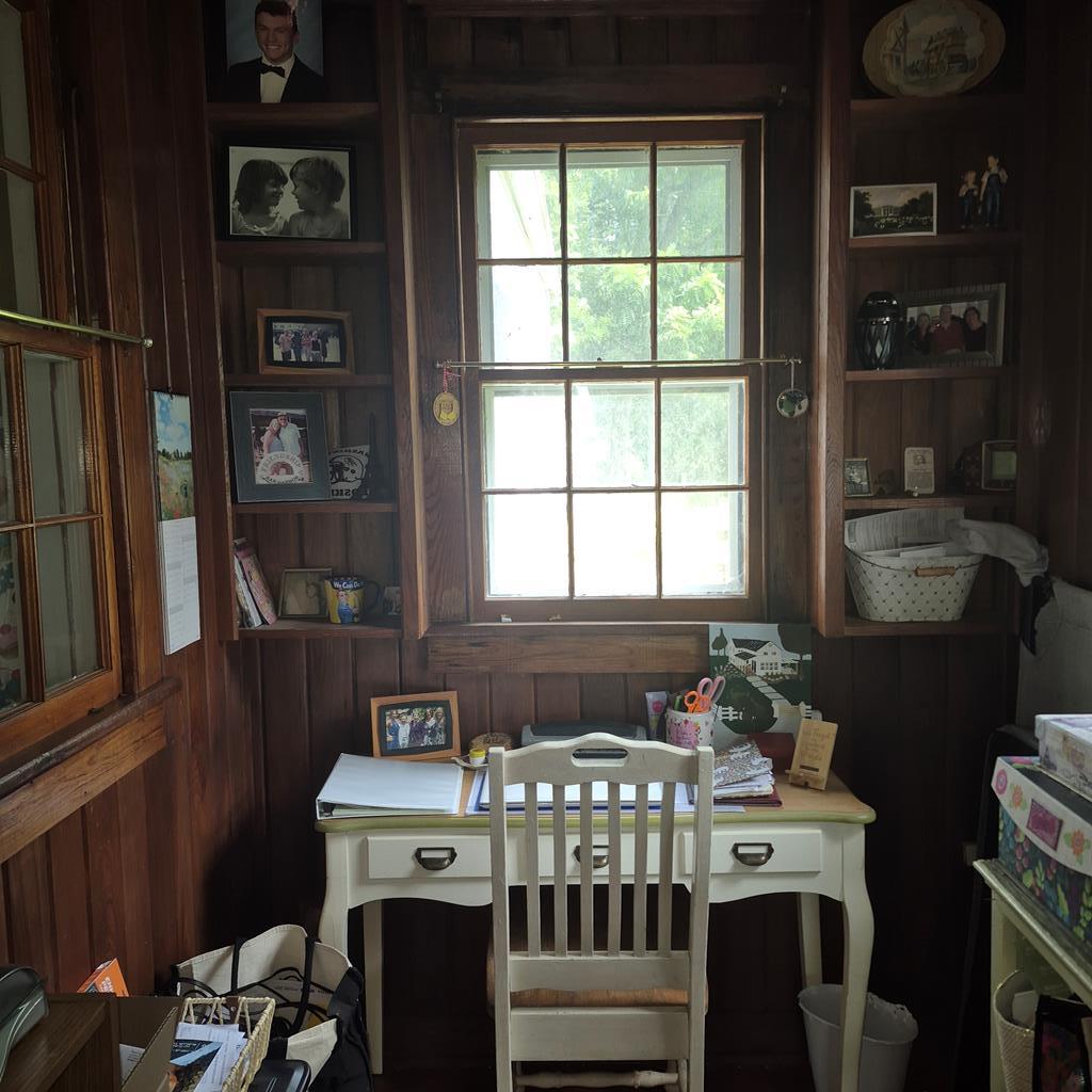 Book nook for additional photo 11