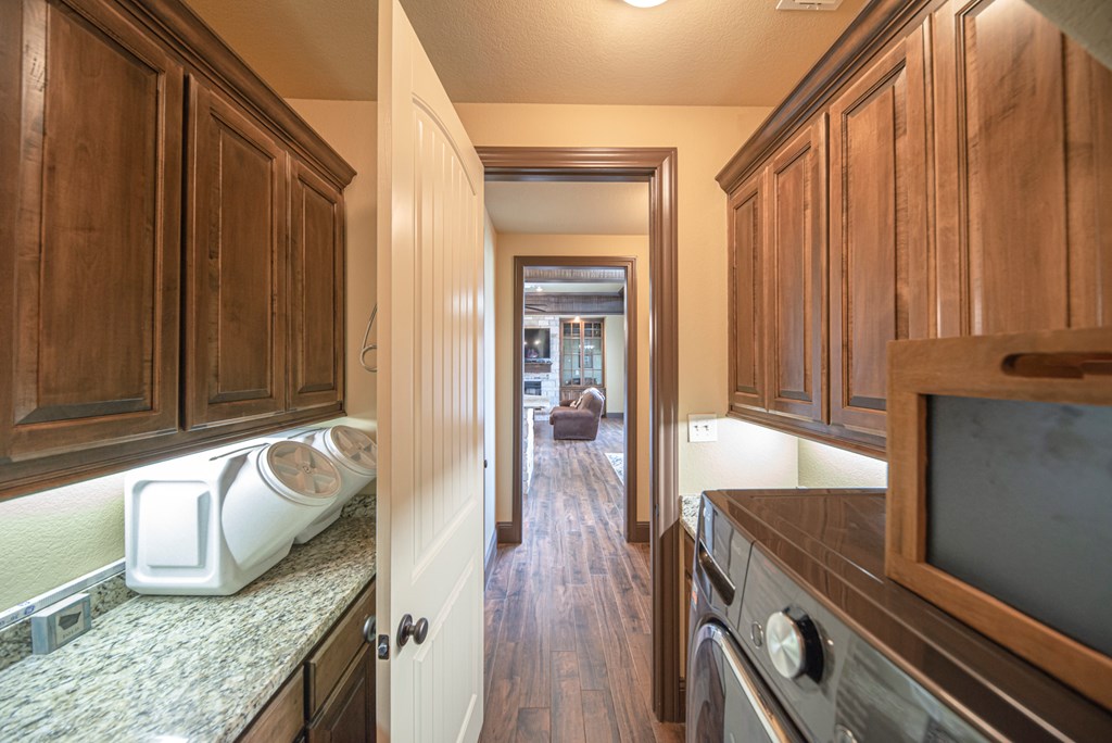 Slide for listing number 135070