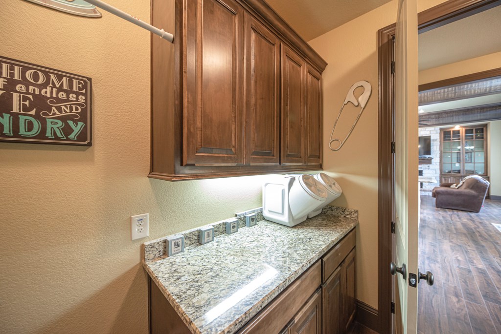 Slide for listing number 135070