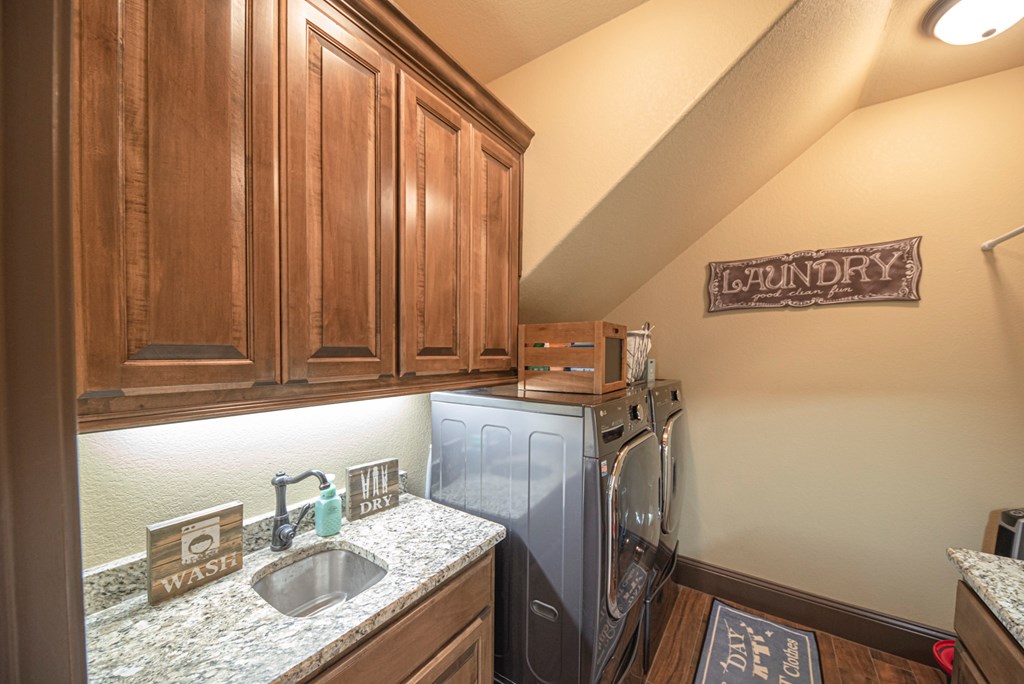 Slide for listing number 135070