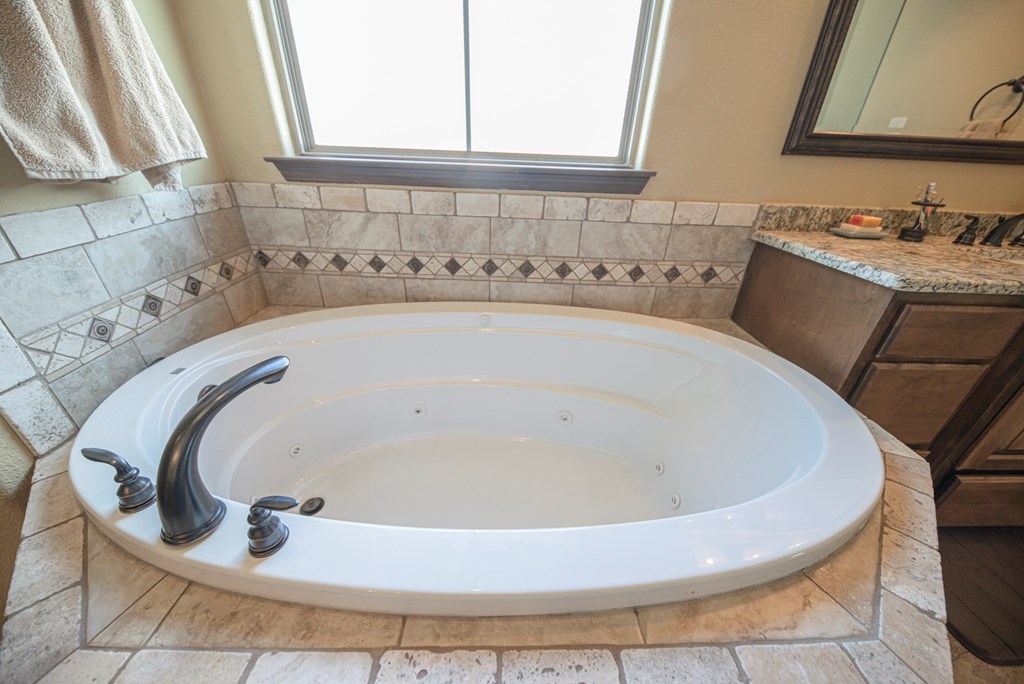 Slide for listing number 135070