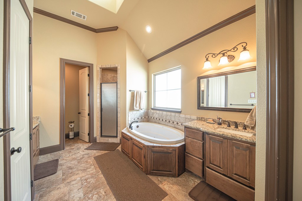 Slide for listing number 135070