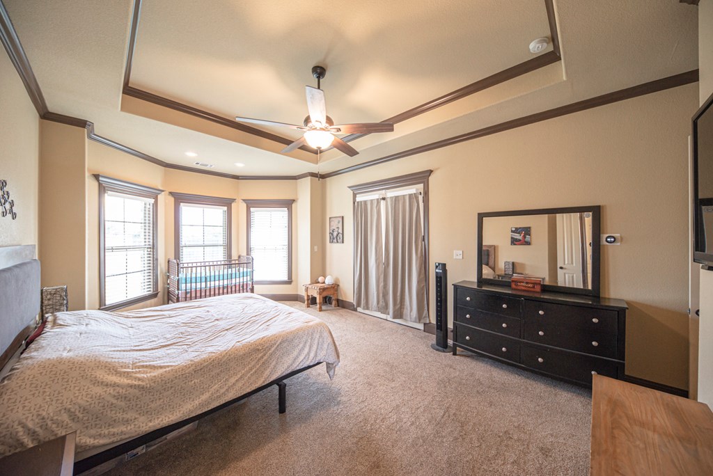 Slide for listing number 135070