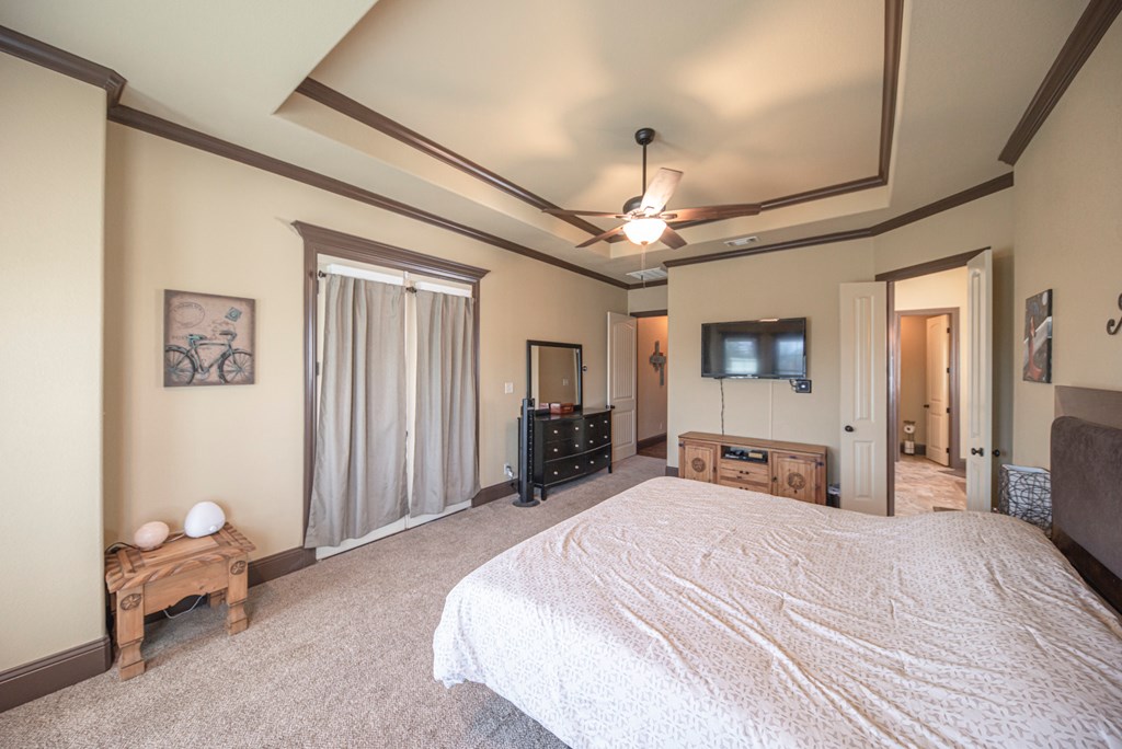 Slide for listing number 135070