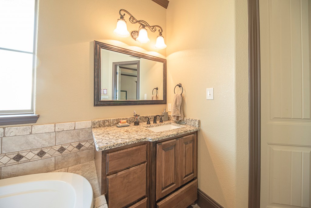 Slide for listing number 135070