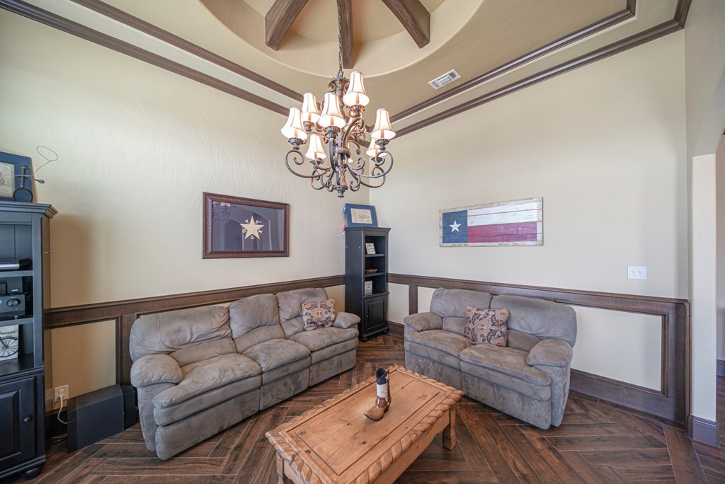 Slide for listing number 135070