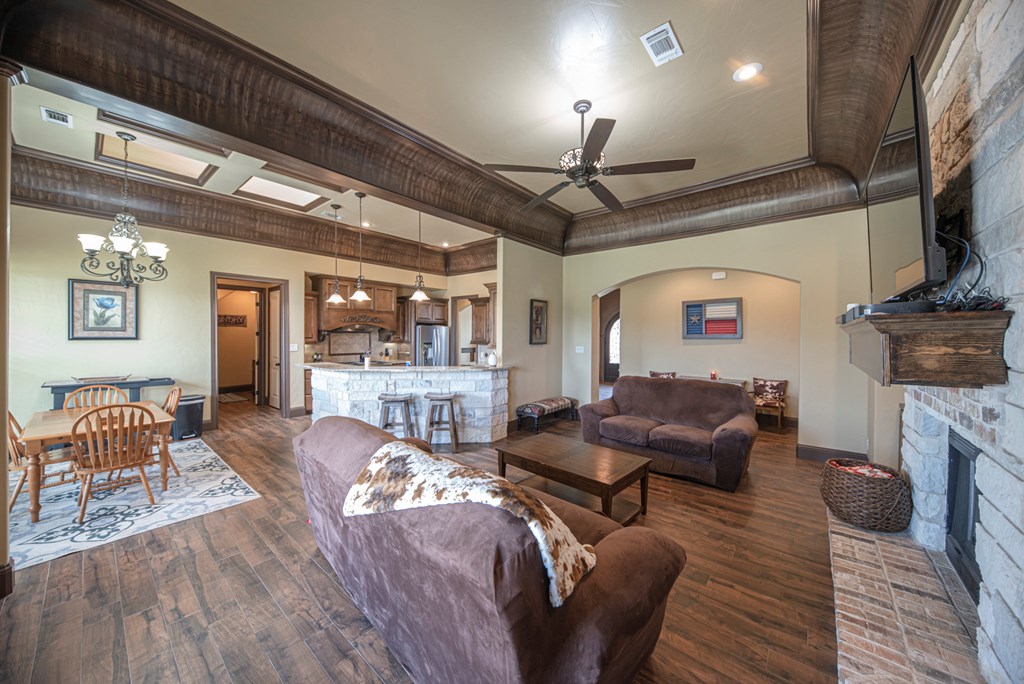 Slide for listing number 135070