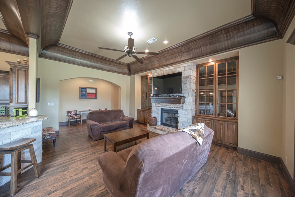 Slide for listing number 135070
