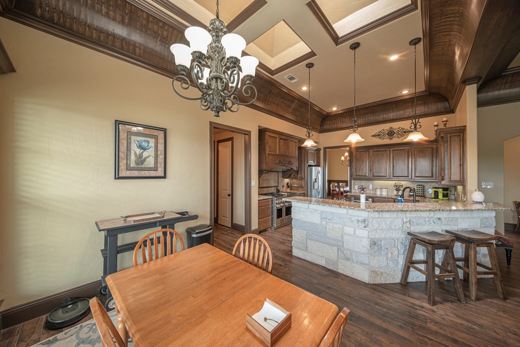 Slide for listing number 135070