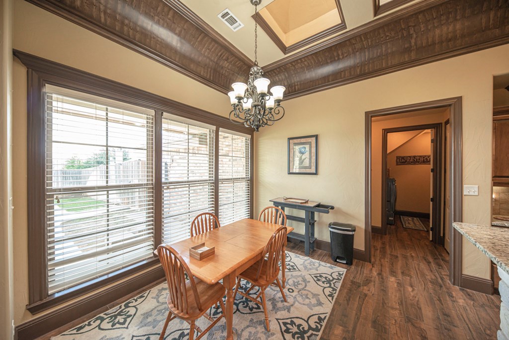 Slide for listing number 135070