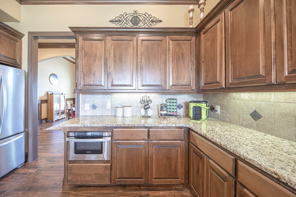 Slide for listing number 135070